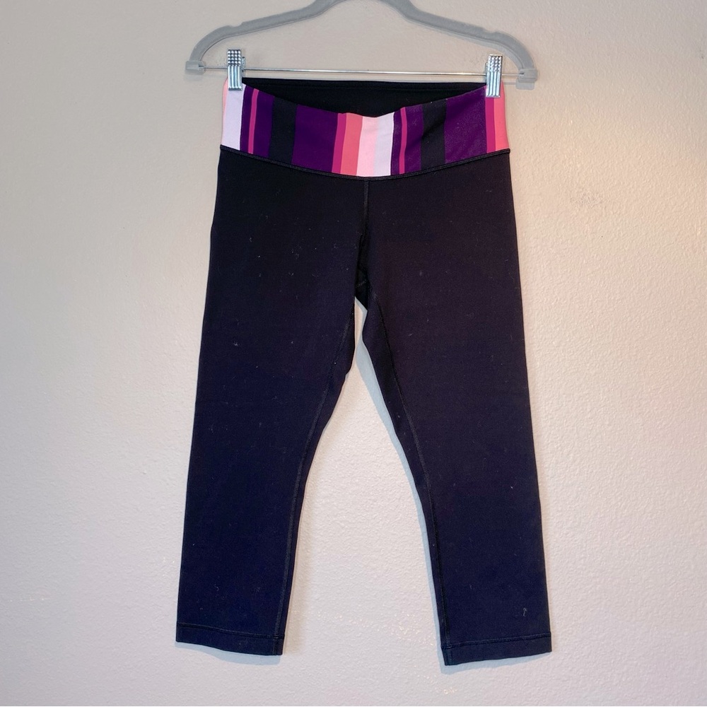 Lululemon Womens Striped Waist 3/4 Leggings Size 6 Black Athletic Yoga Workout